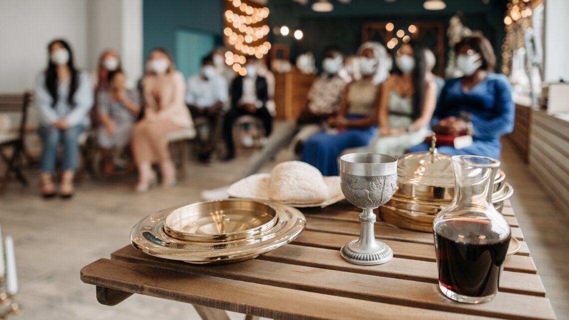Sprawdź, dlaczego warto zorganizować przyjęcie komunijne w restauracji