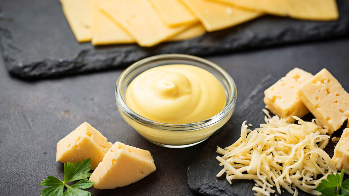 Jak zrobić najlepszy sos serowy – Krok po kroku